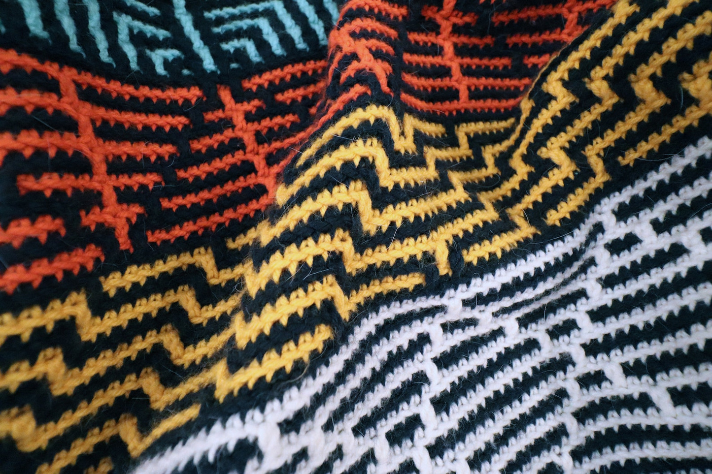 Magic Eye Throw Blanket Crochet Pattern