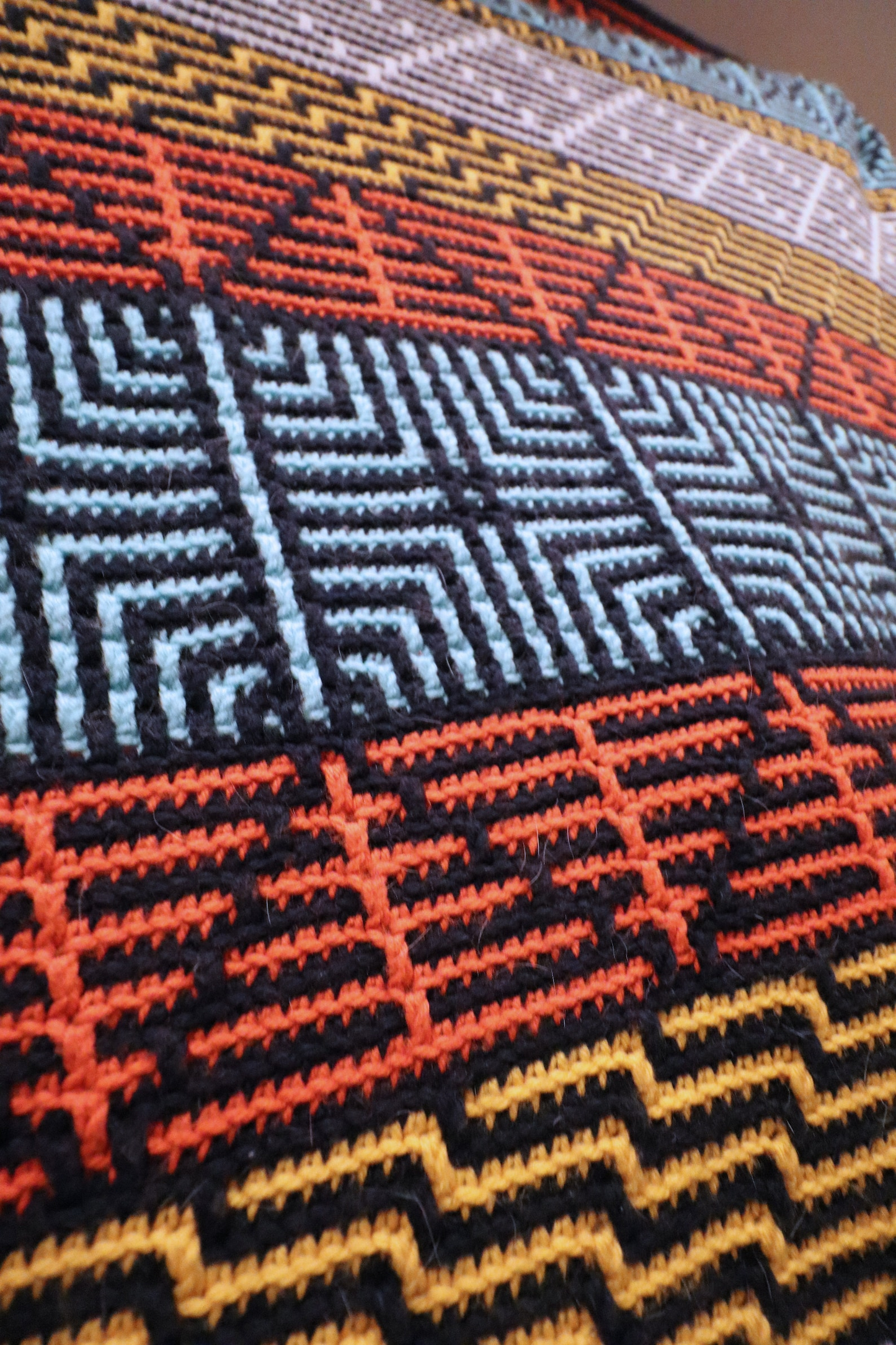 Magic Eye Throw Blanket Crochet Pattern