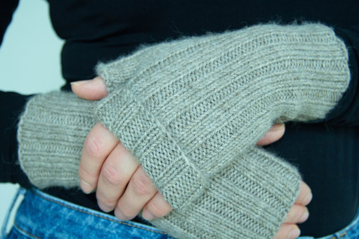 Ribbed Mitten Knitting Pattern