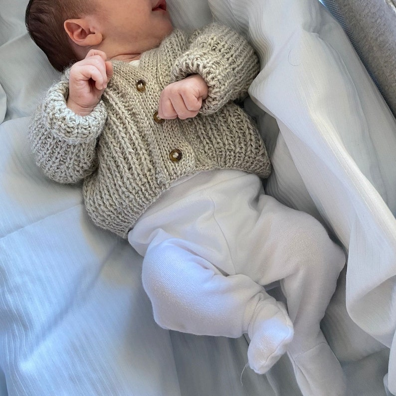 Aaron's Cardigan Knitting Pattern